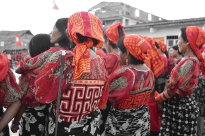 Kuna Yala women in traditional dress